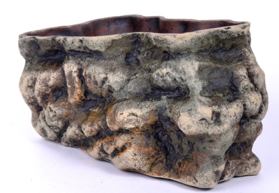 Горшок для растений. Камень